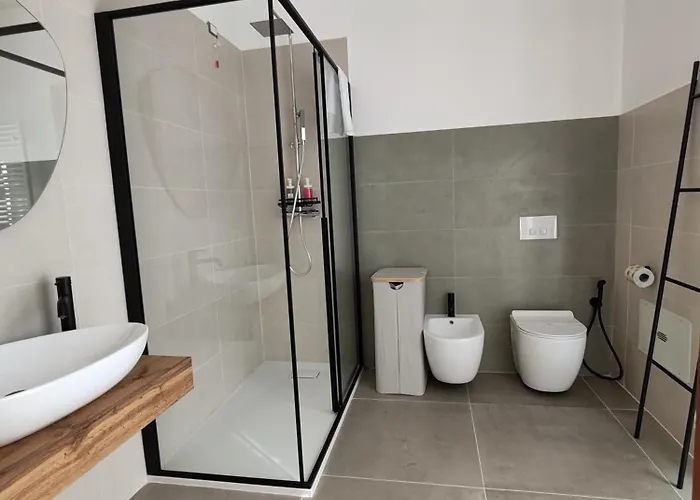 Colli Ameni Oda ve Kahvaltı 4*