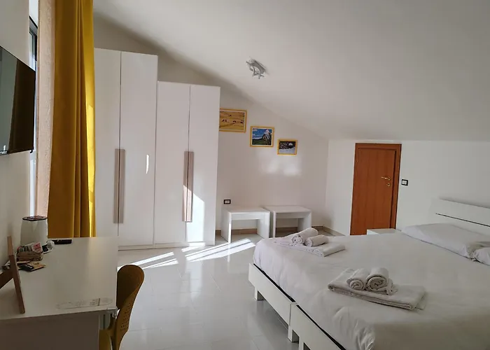 Oda ve Kahvaltı Colli Ameni 4*